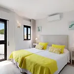 فيلة Casa Harlequin